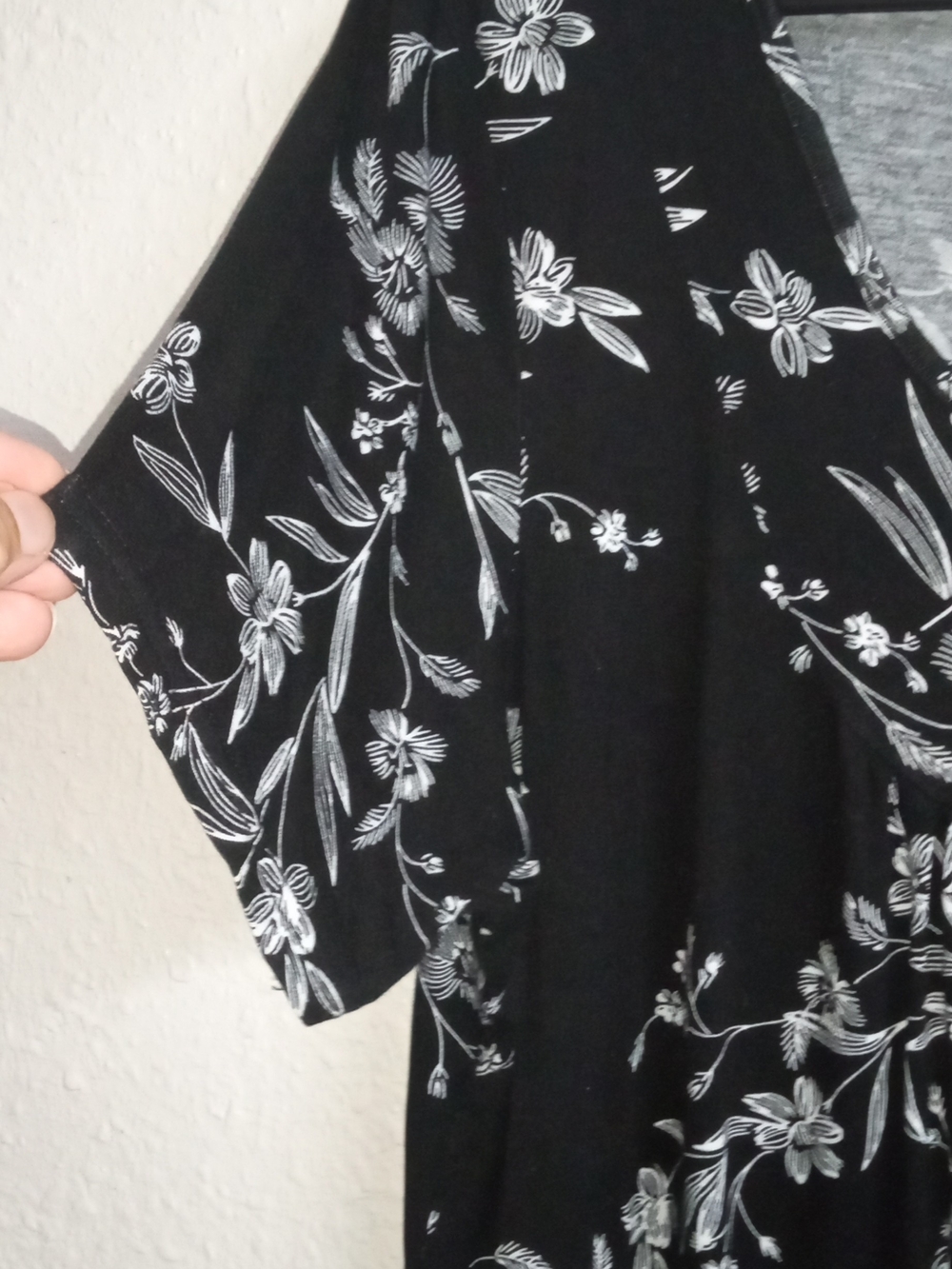New! Black Floral V-Neck Women's Tunic Top